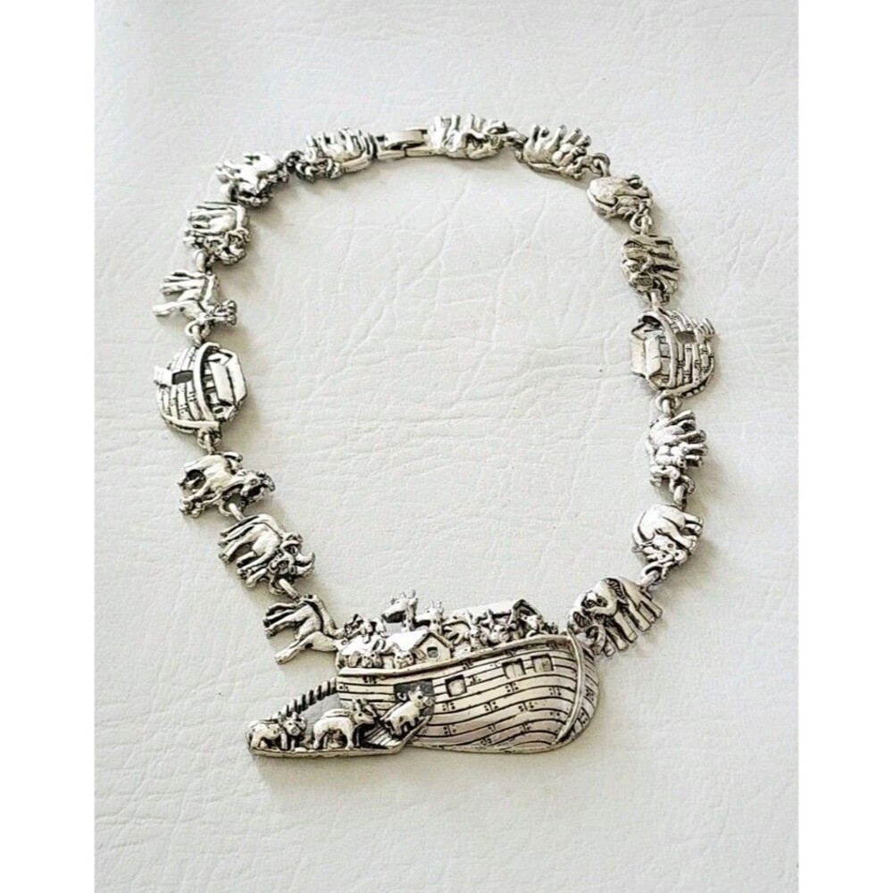 Vintage Signed 1995 BG BERGDORF GOODMAN GoldTone Noah's Ark 17” Chunky Necklace
